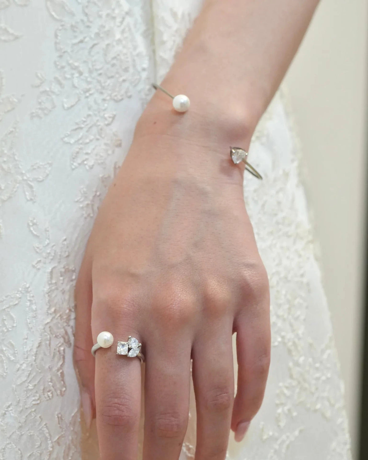 dainty バングル