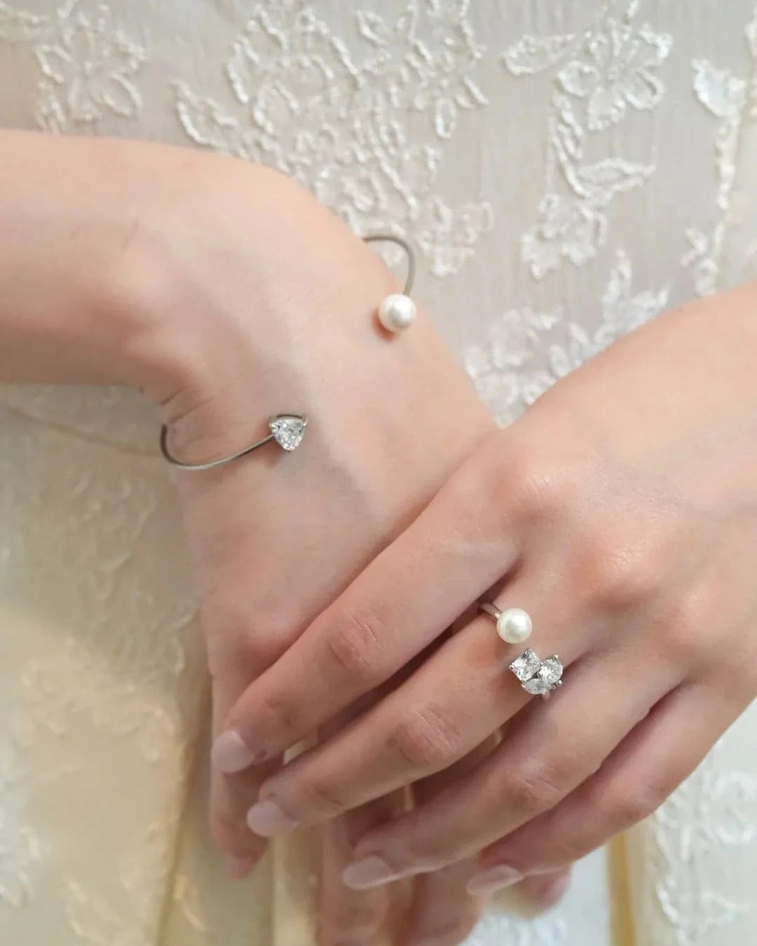 dainty バングル