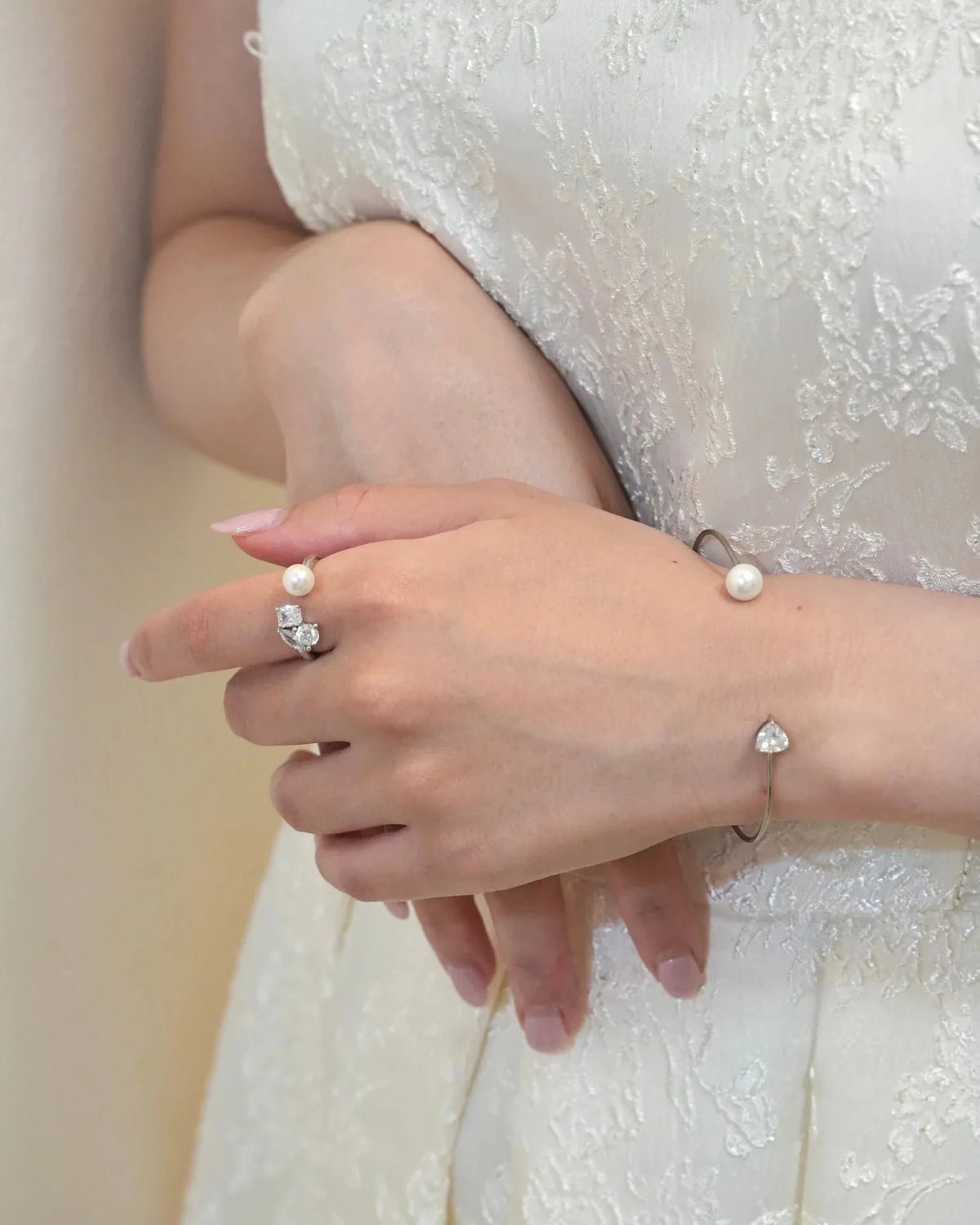 dainty バングル