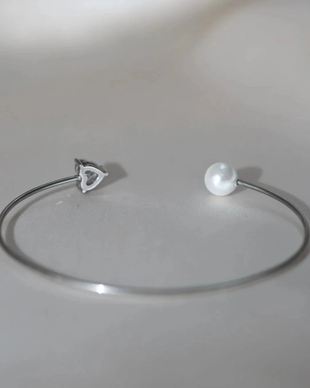 dainty バングル