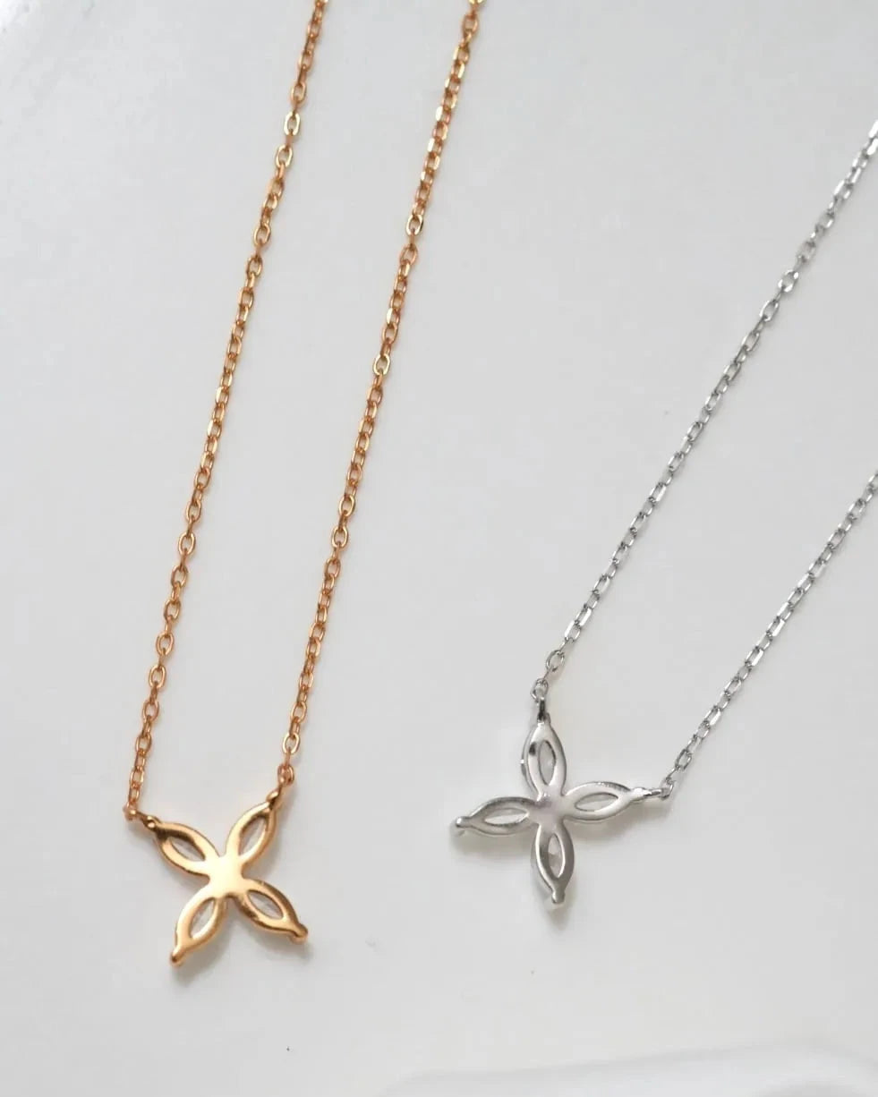 papillon ネックレス