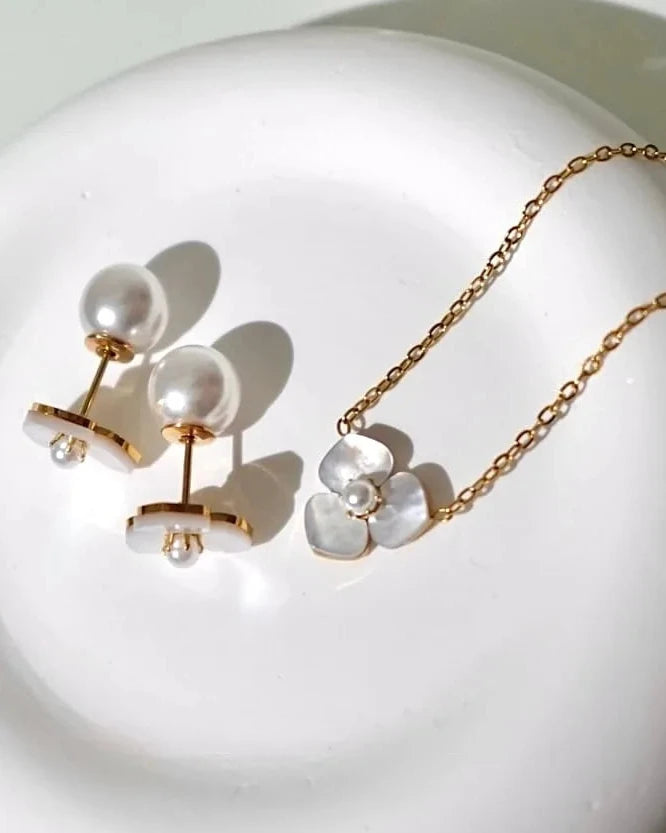 shell flower ピアス