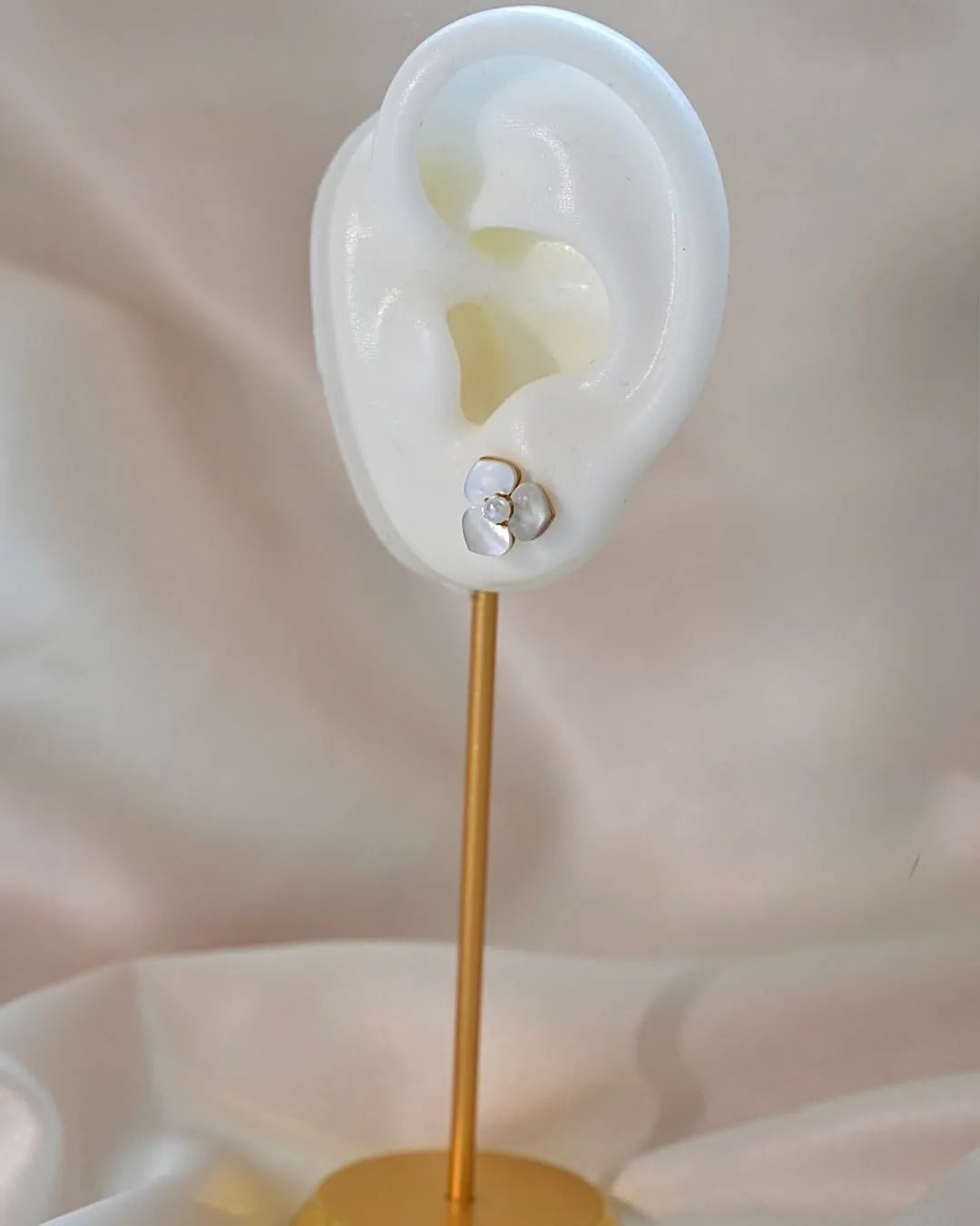 shell flower ピアス