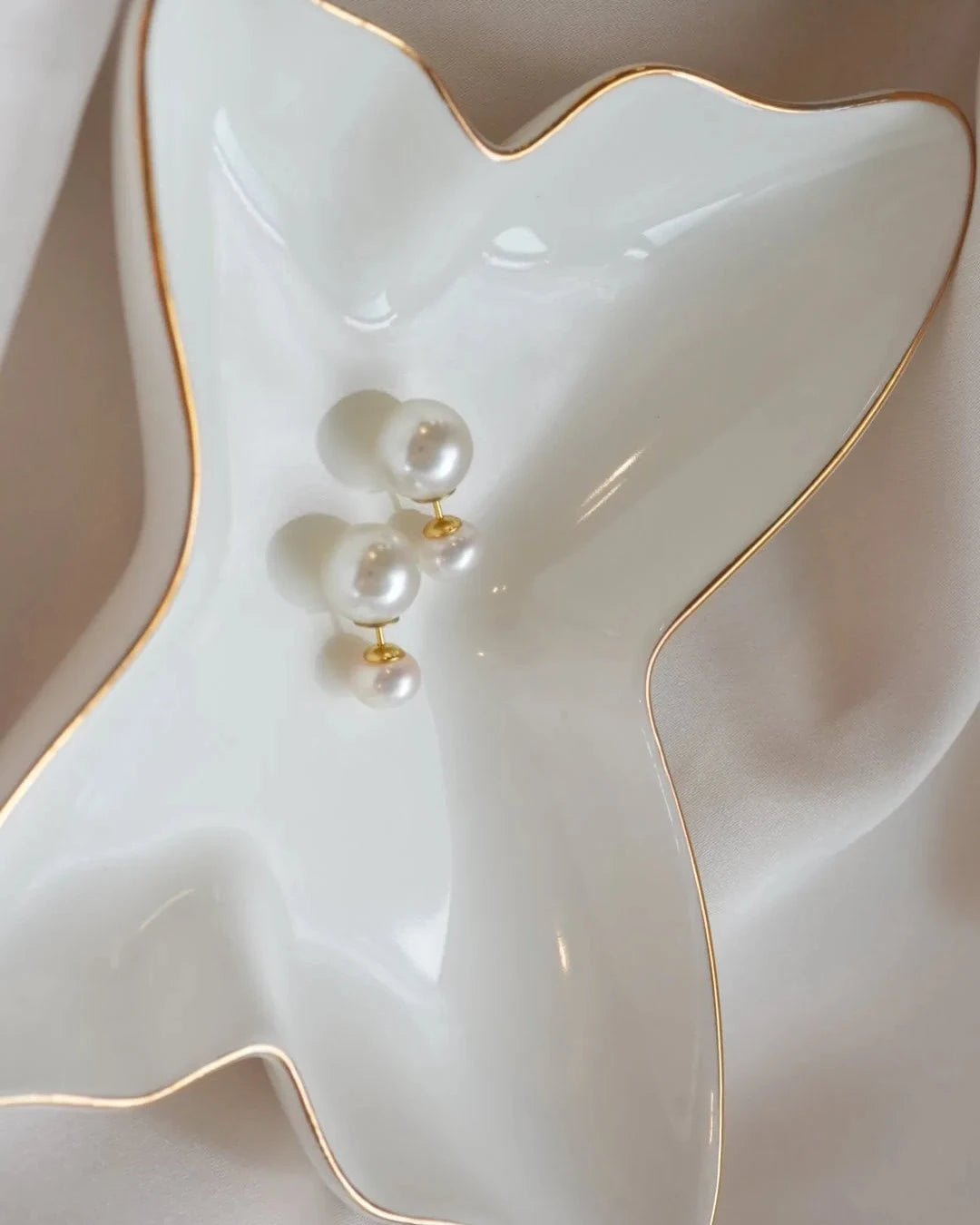 double pearl ピアス