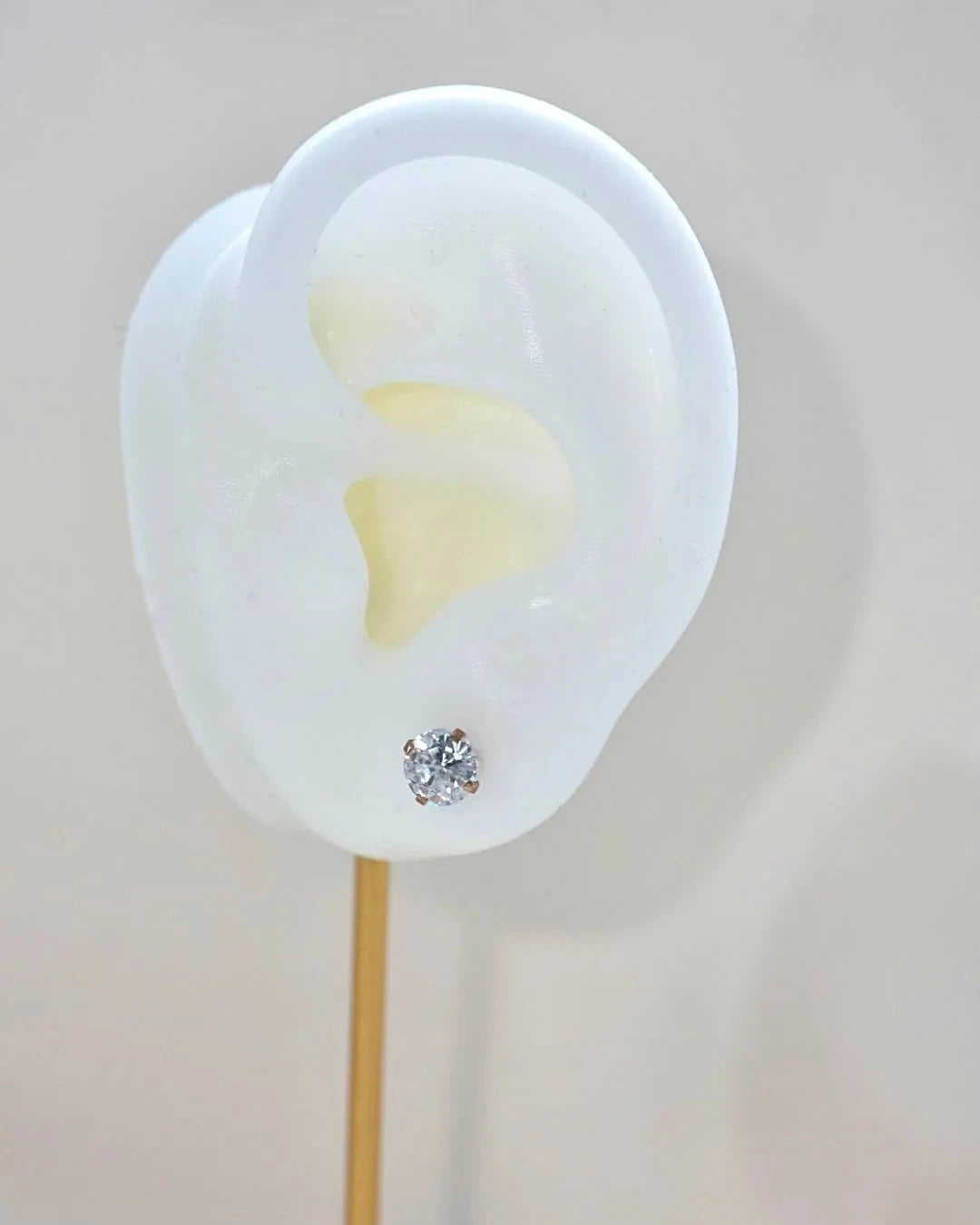 ダイヤ風ピアス
