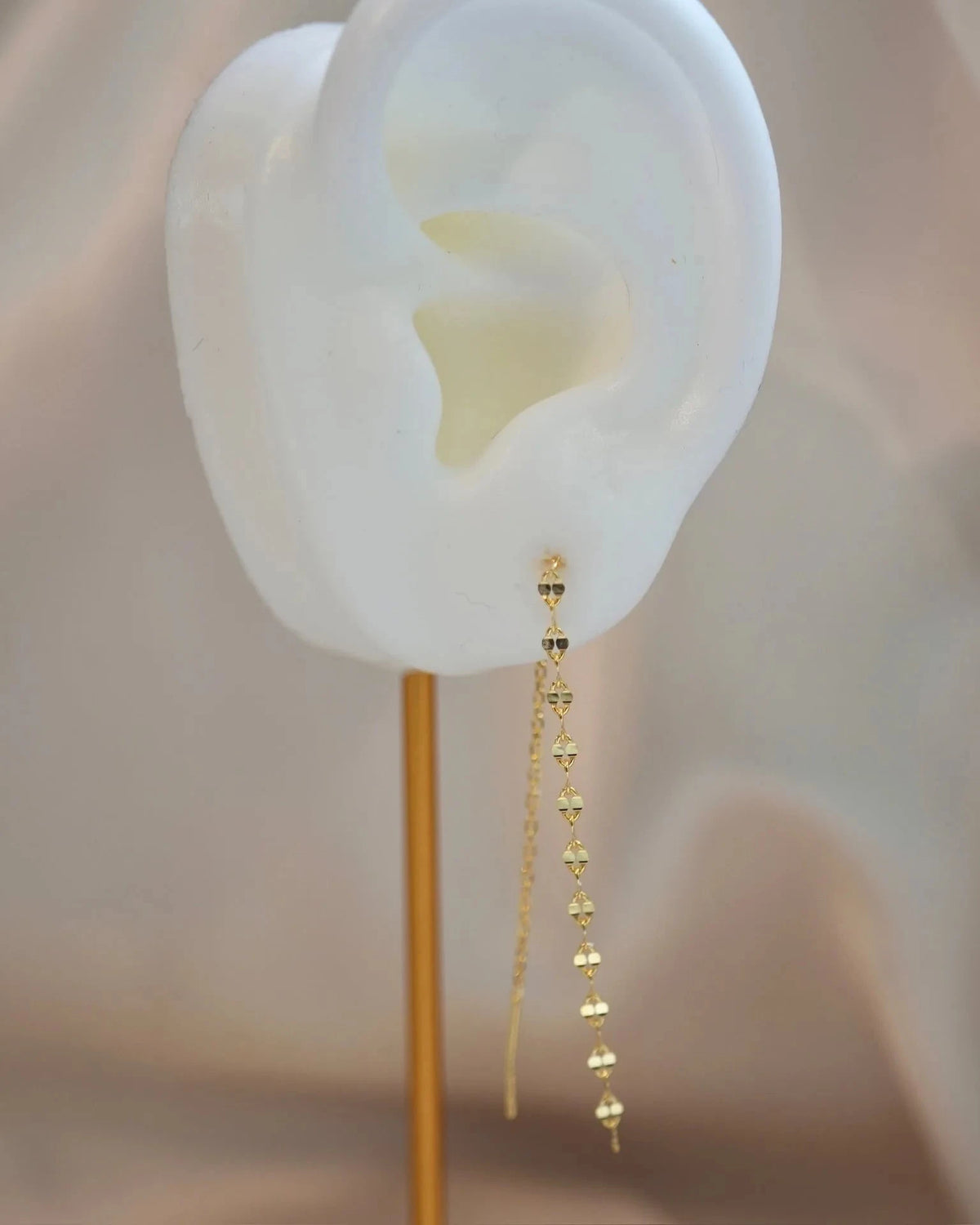 chain ピアス