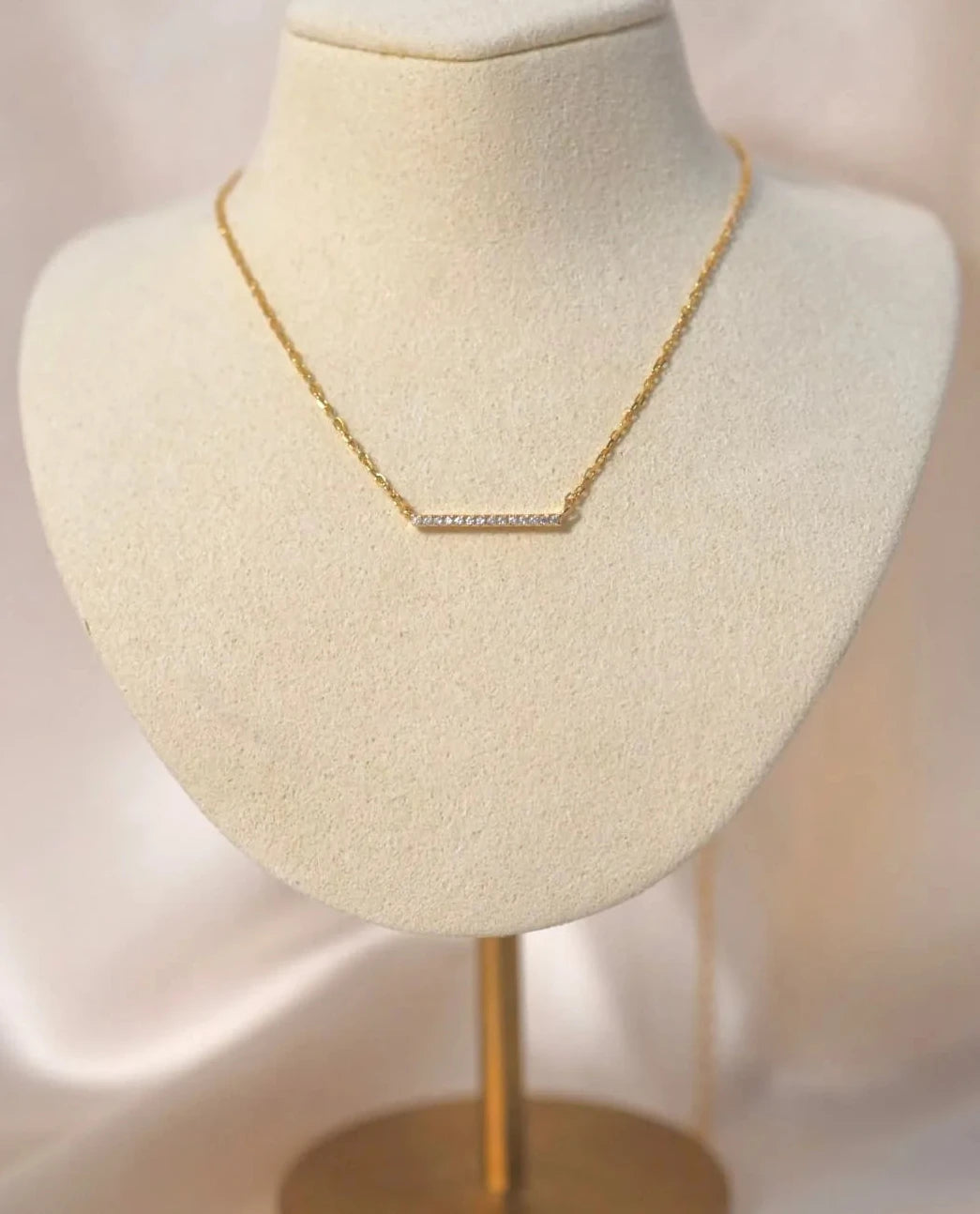 bar necklace