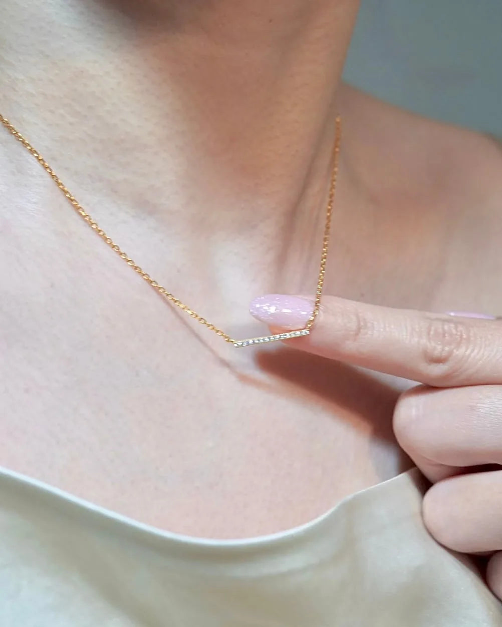 bar necklace