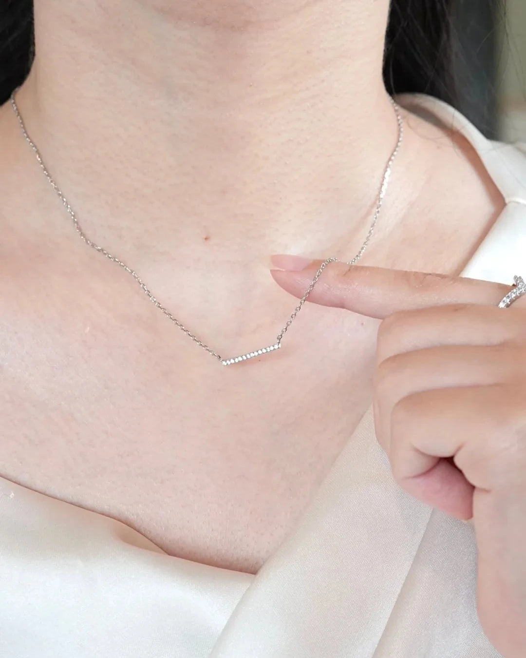 bar necklace