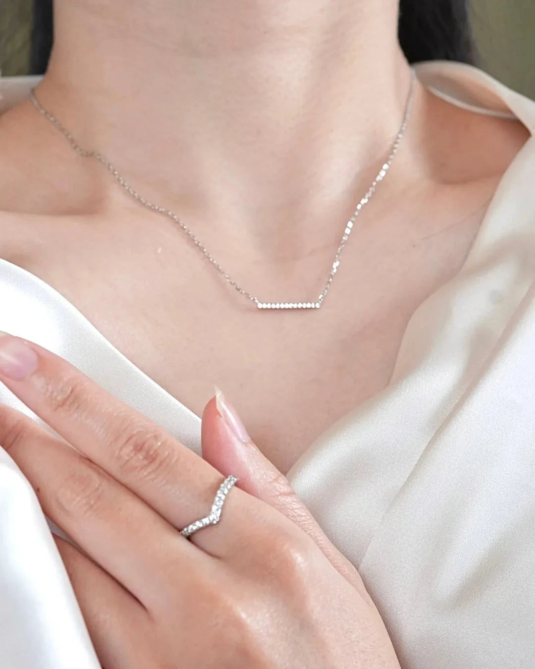 bar necklace