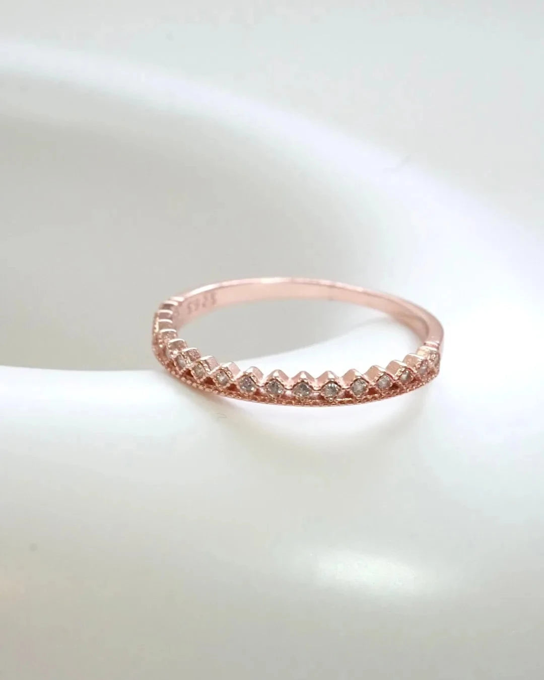 tiara リング
